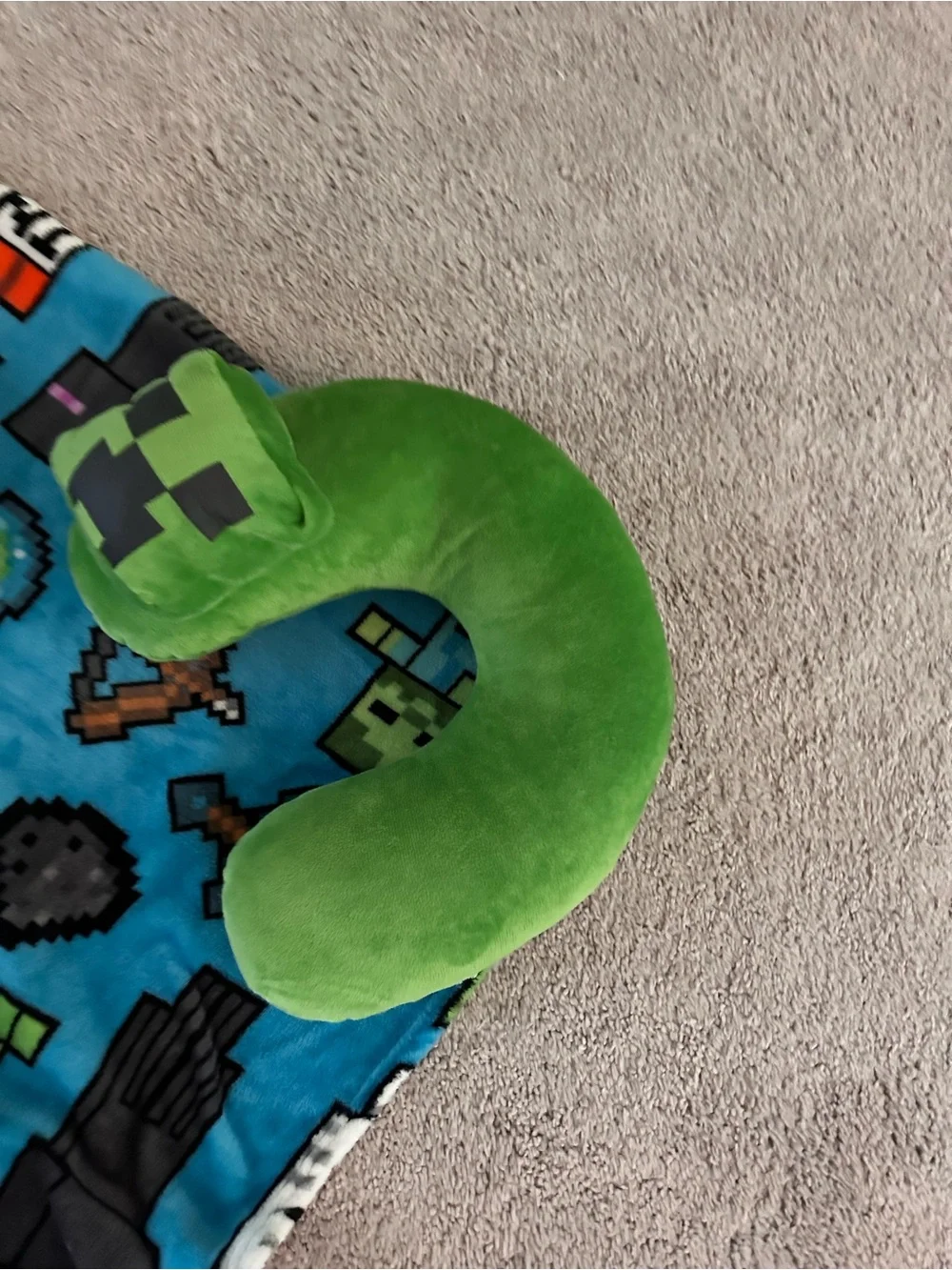 Minecraft Plush Green Kids Travel Neck Pillow and Blanket set